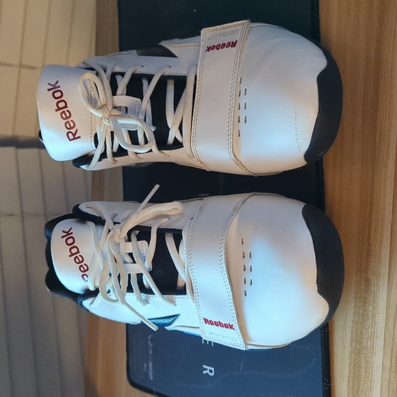 Reebok limited edition Retro Trainers, Men's , Size 10.5 - Picture 2 of 5